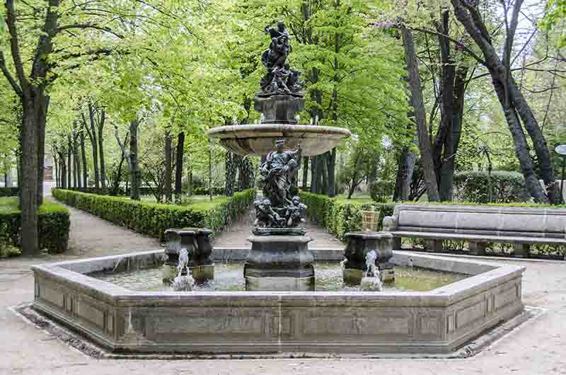 136 - Comunidad de Madrid - Aranjuez - jardin de La Isla - fuente de Neptuno